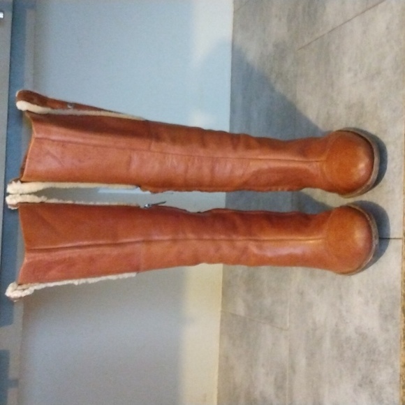 UGG BOOTS Heels - Picture 2 of 12
